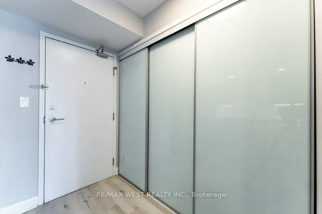 Additional property image - 15 Brunel Crt Unit 627
