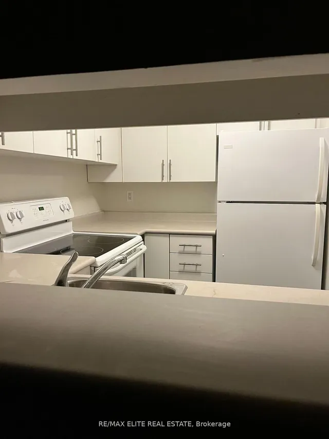 Additional property image - 92 King St Unit 612+P2-46