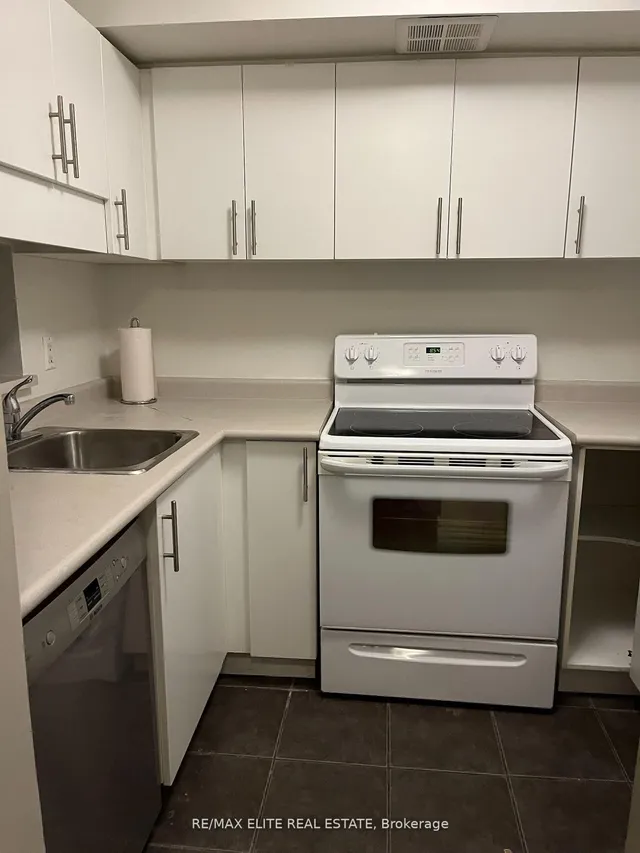 Additional property image - 92 King St Unit 612+P2-46