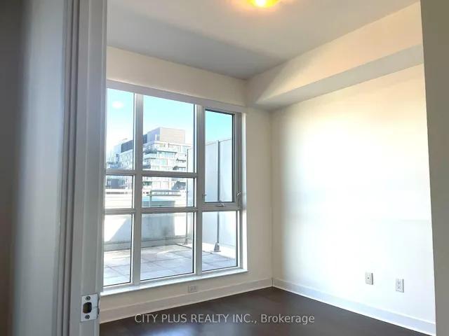 Additional property image - 156 Portland St Unit 611