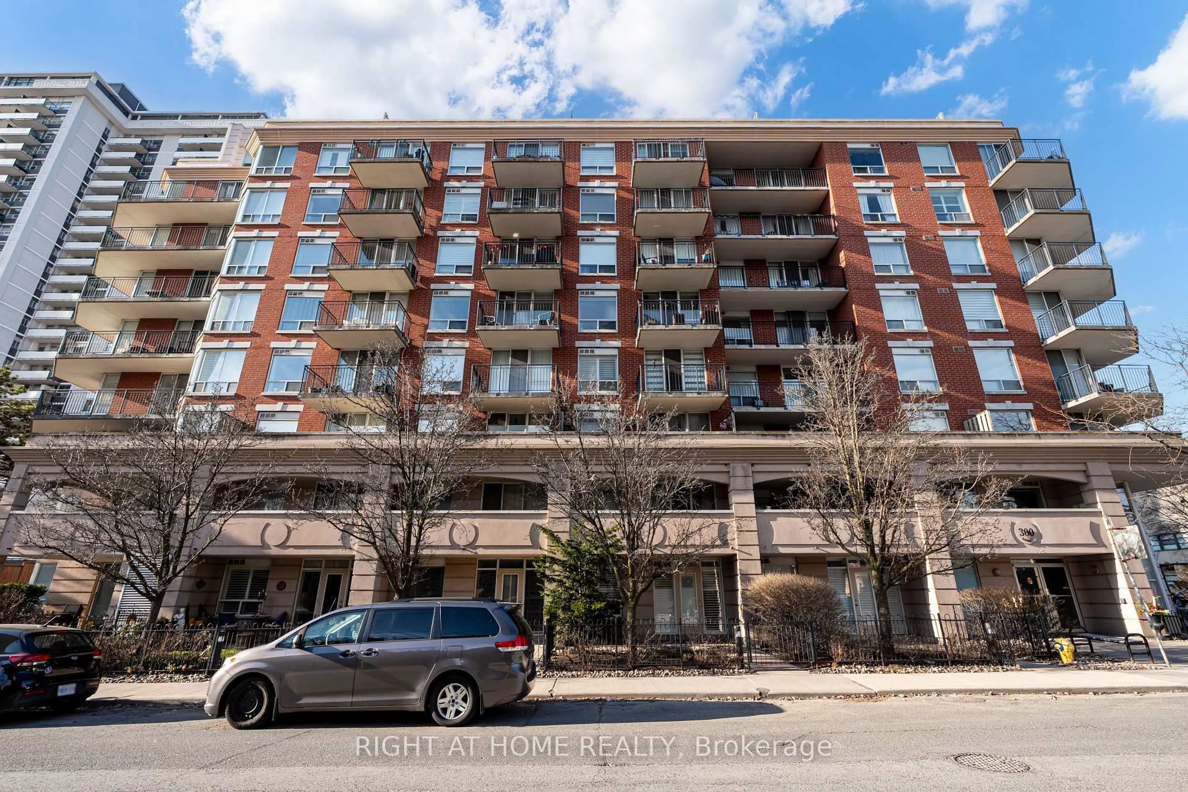 Unknown for 300 Balliol St #PH13, Toronto Ontario M4S 3G6