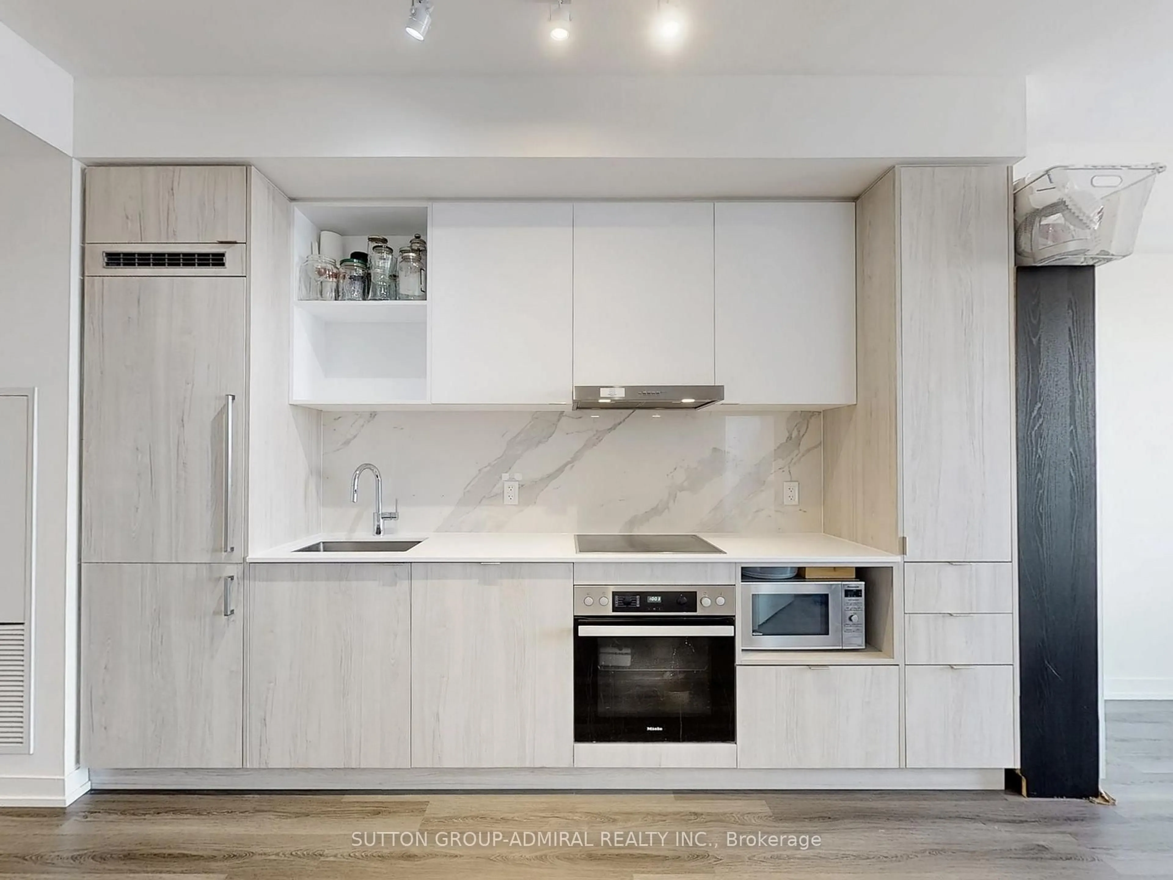 Standard kitchen, unknown for 138 Downes St #5701, Toronto Ontario M5E 0E4