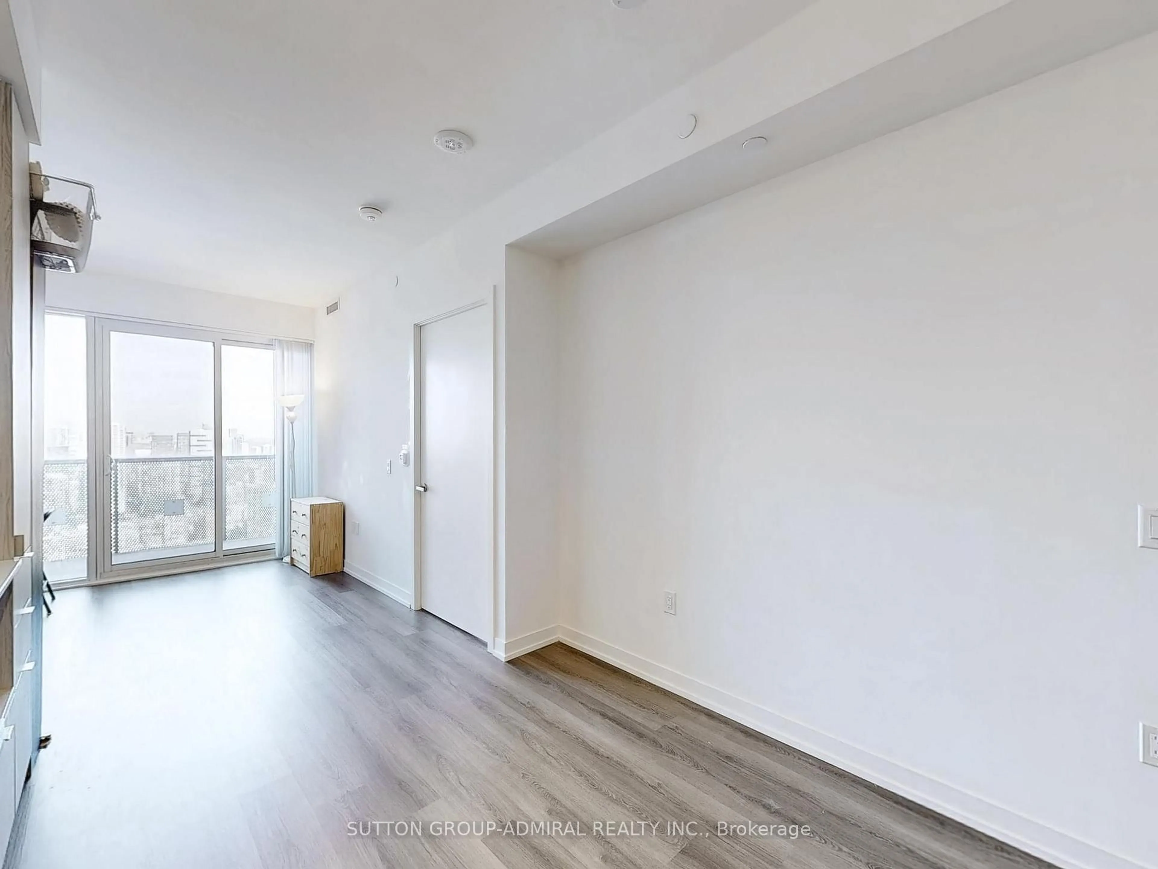 A pic of a room for 138 Downes St #5701, Toronto Ontario M5E 0E4