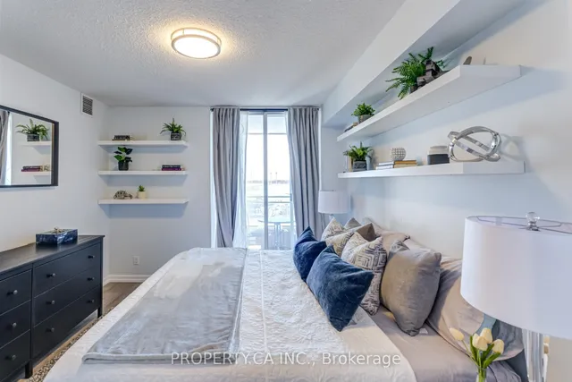 Additional property image - 230 Queens Quay Unit 625