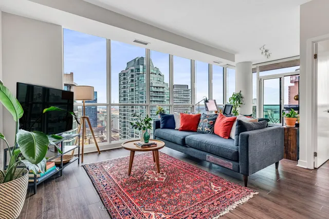 Additional property image - 33 Bay St Unit 2708
