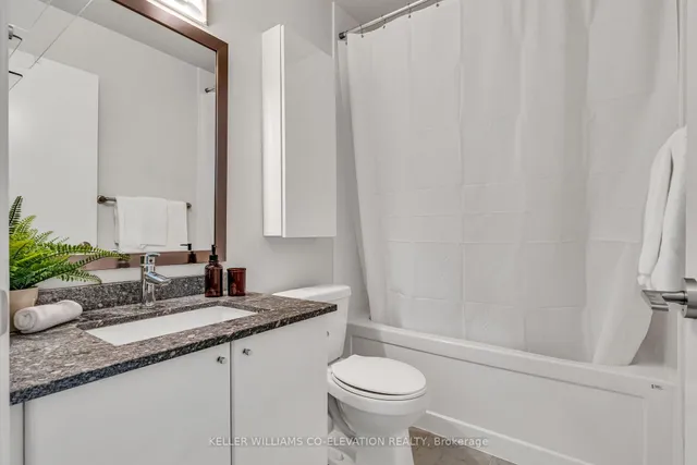 Additional property image - 33 Bay St Unit 2708