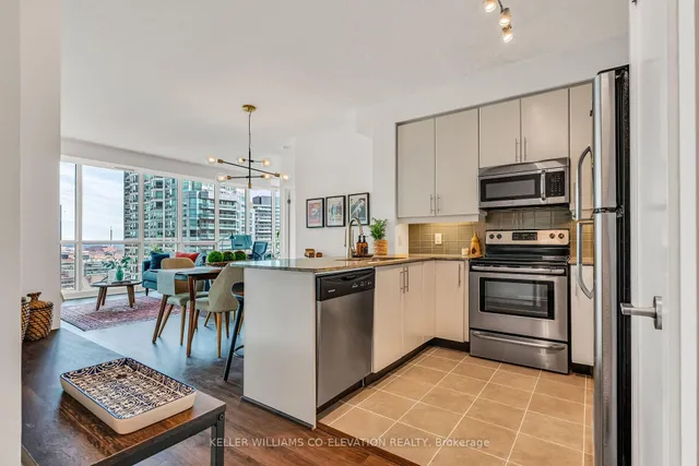 Additional property image - 33 Bay St Unit 2708