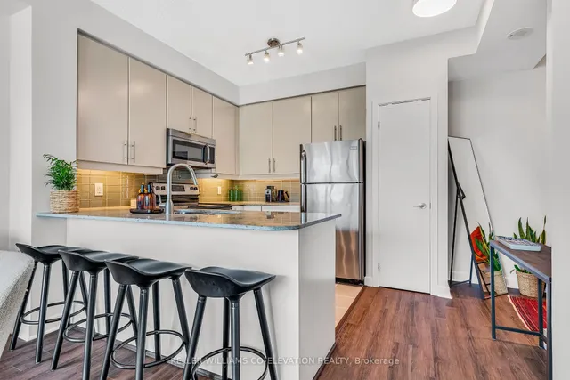 Additional property image - 33 Bay St Unit 2708