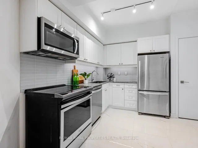 Additional property image - 621 Sheppard Ave Unit 303