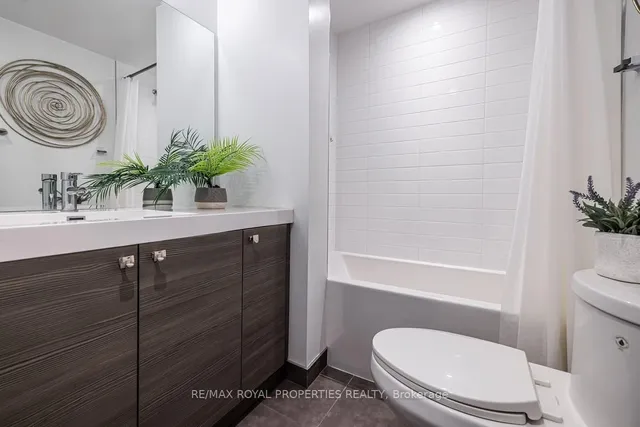 Additional property image - 621 Sheppard Ave Unit 303