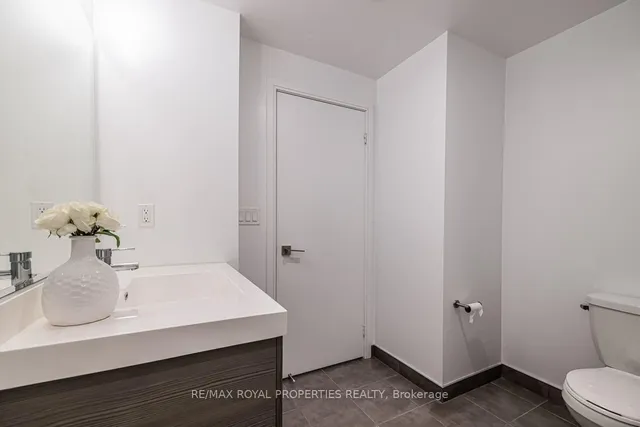 Additional property image - 621 Sheppard Ave Unit 303