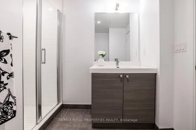 Additional property image - 621 Sheppard Ave Unit 303