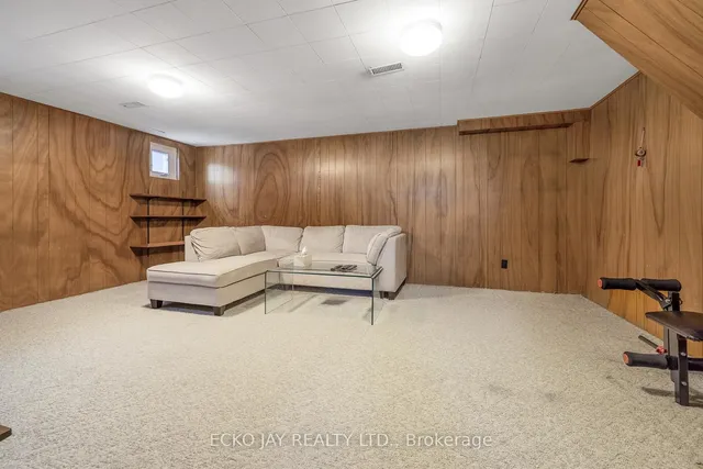 Additional property image - 8 Longwood Dr