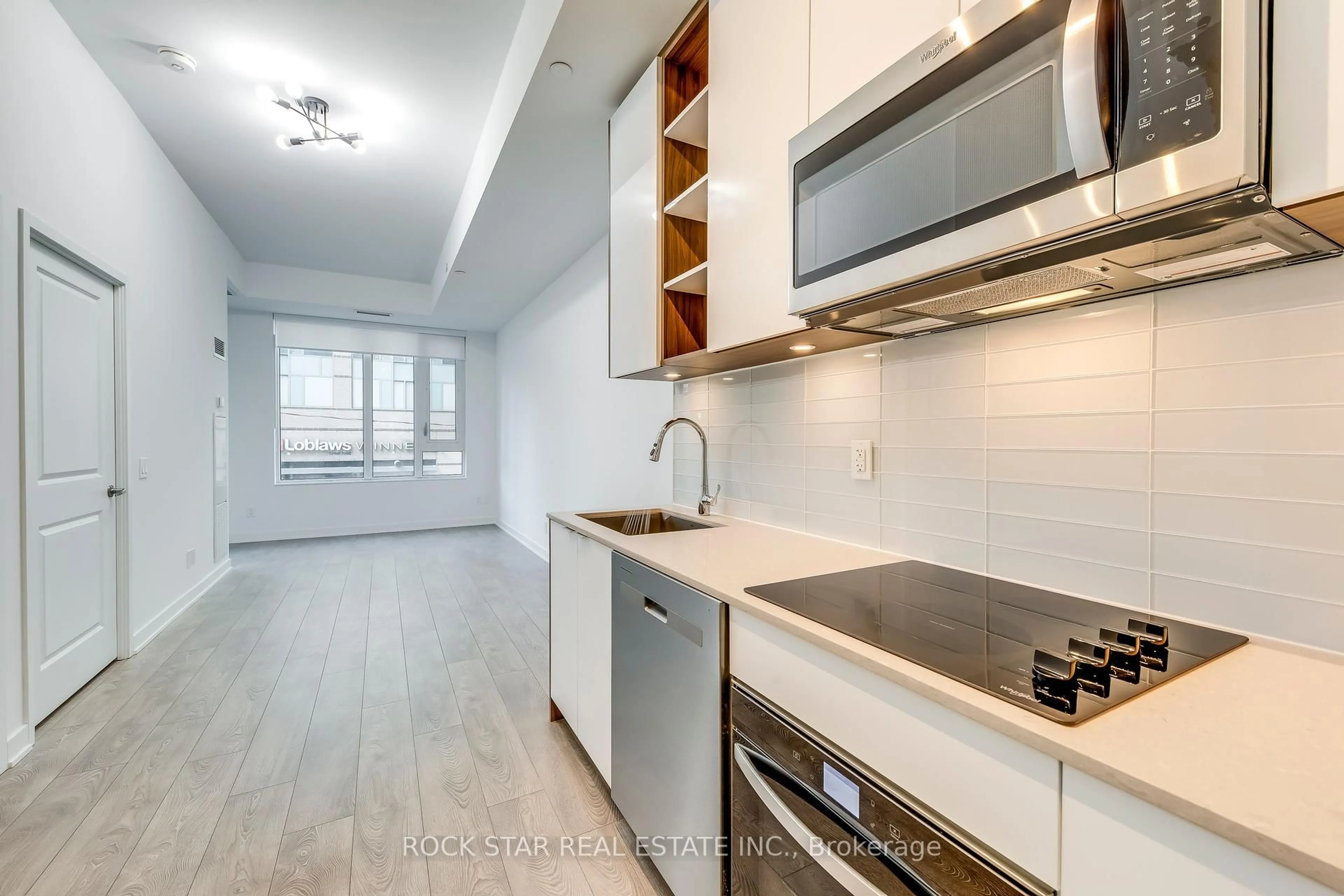 Standard kitchen, unknown for 543 Richmond St #228, Toronto Ontario M5V 0W9