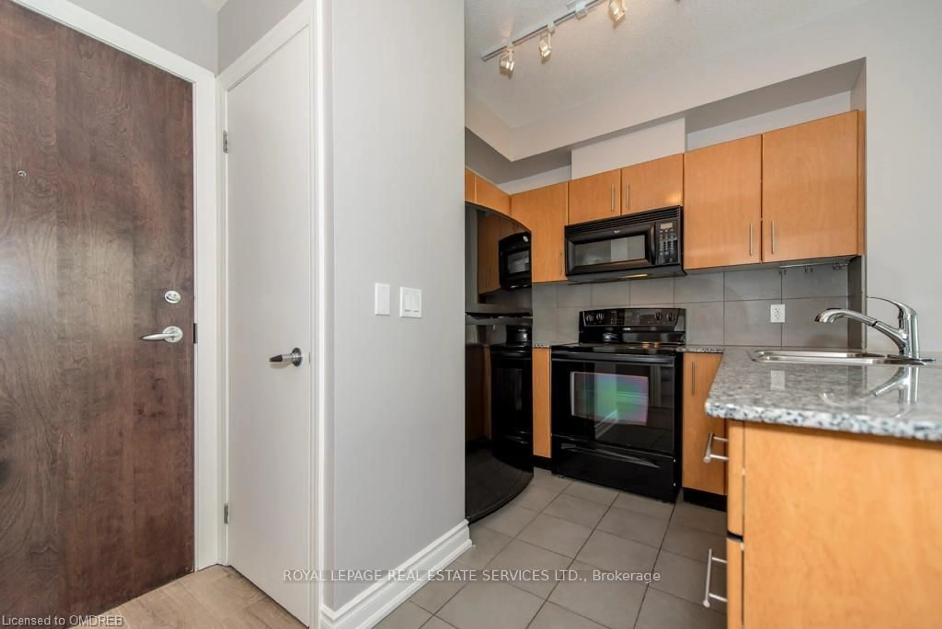 Standard kitchen, unknown for 16 Yonge St #2903, Toronto Ontario M5E 1R4