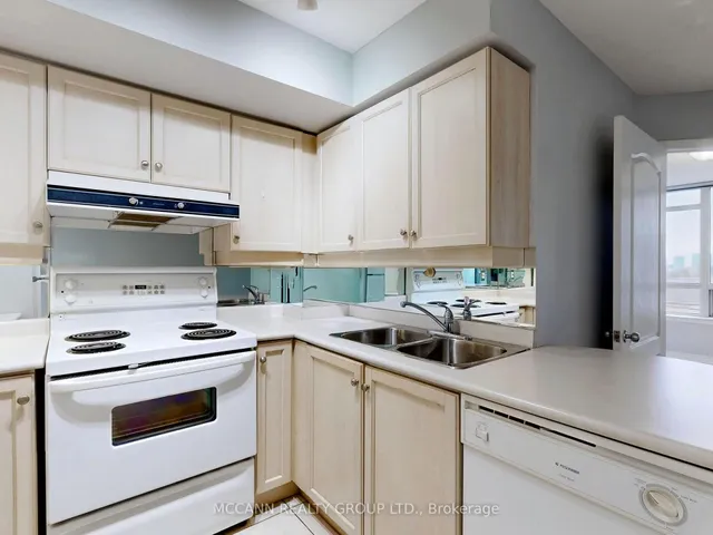 Additional property image - 2 Rean Dr Unit 613