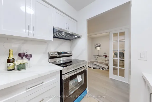 Additional property image - 18 Sommerset Way Unit 310