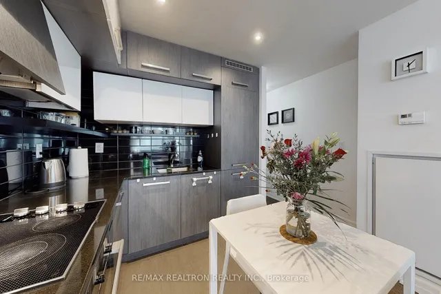Additional property image - 8 The Esplanade St Unit 1111