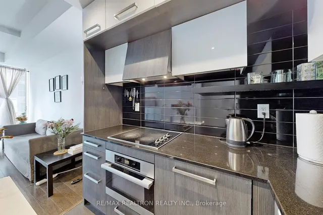Additional property image - 8 The Esplanade St Unit 1111