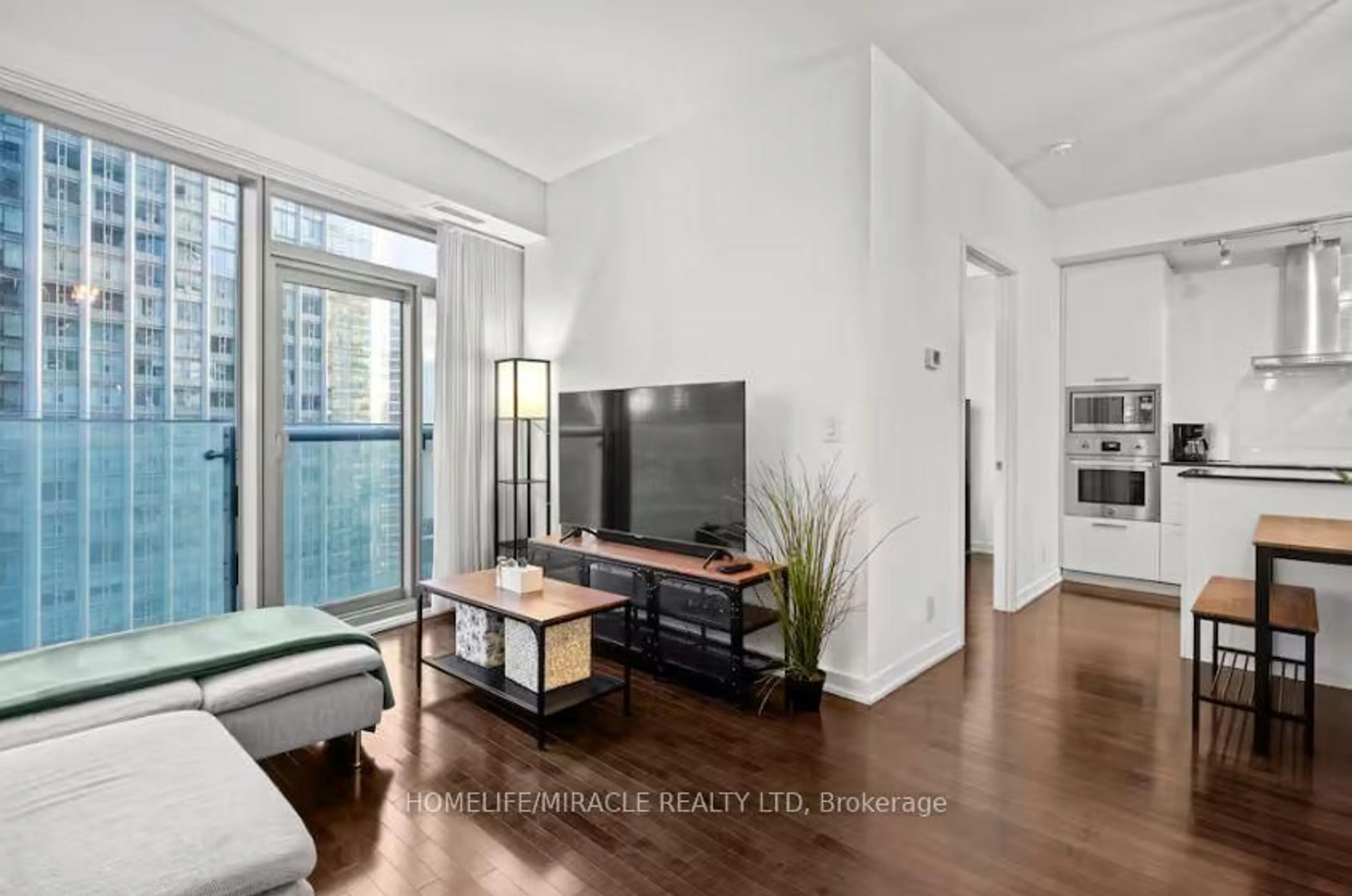 Living room with furniture, unknown for 14 YORK St #1902, Toronto Ontario M5J 0B1