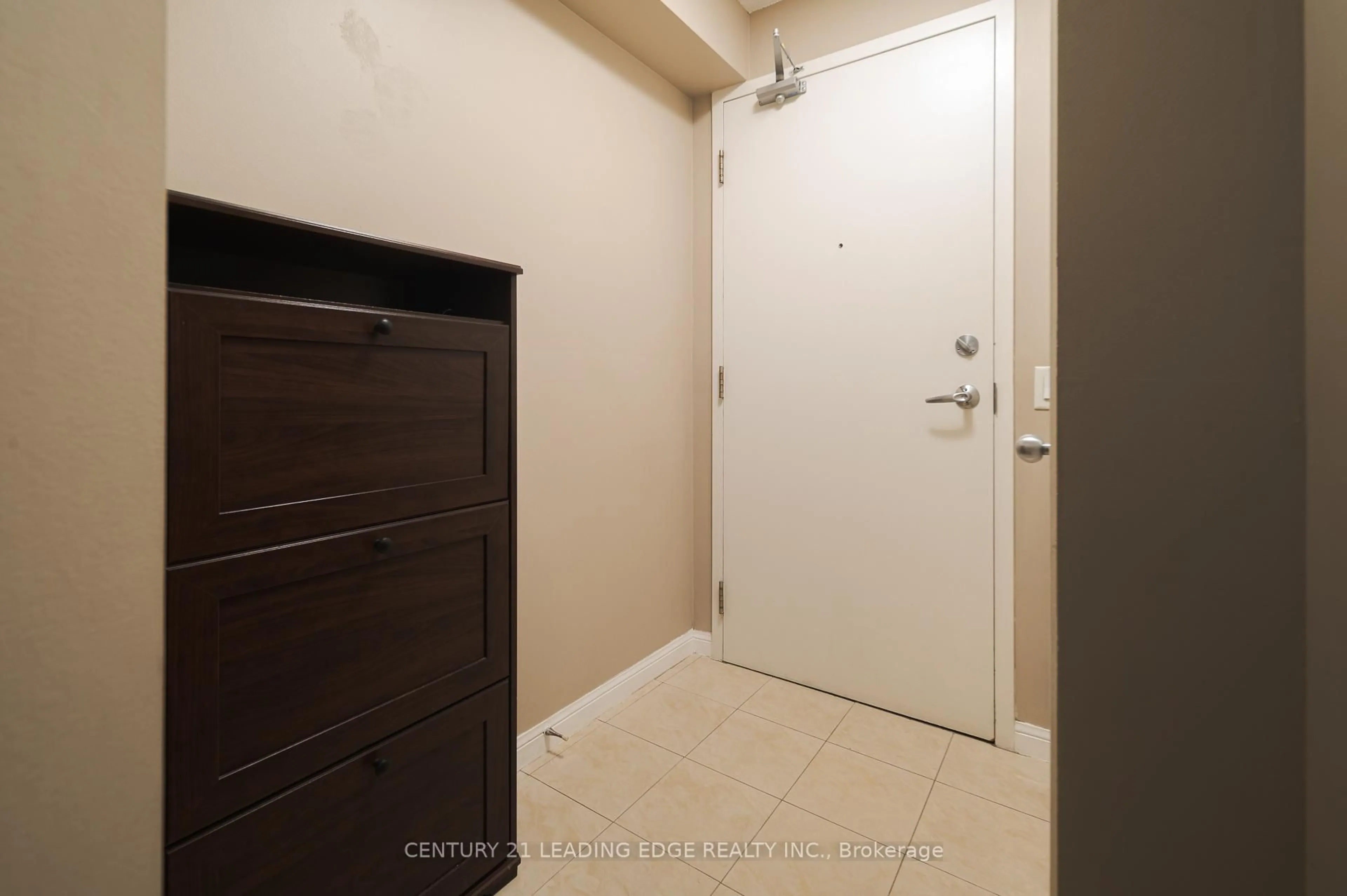 Indoor foyer for 153 BEECROFT Rd #1502, Toronto Ontario M2N 7C5