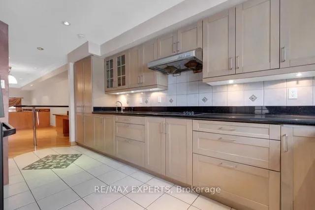 Additional property image - 3348 Bayview Ave Unit I