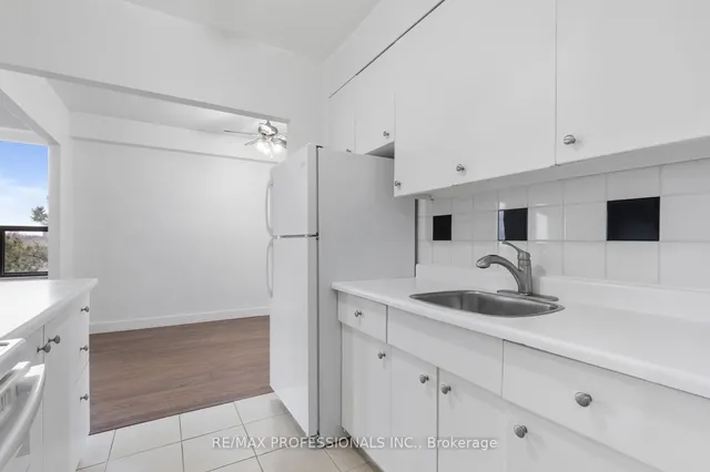 Additional image 11 of 740 Eglinton Ave Unit 404