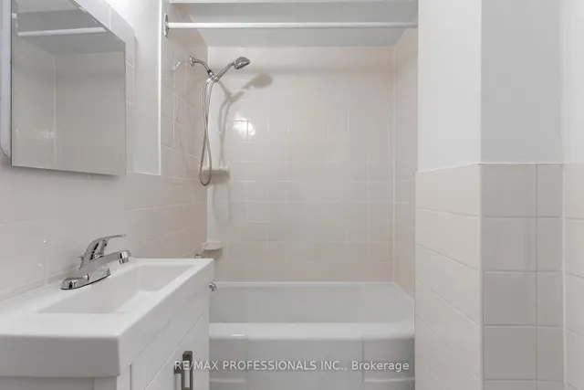 Additional image 9 of 740 Eglinton Ave Unit 404