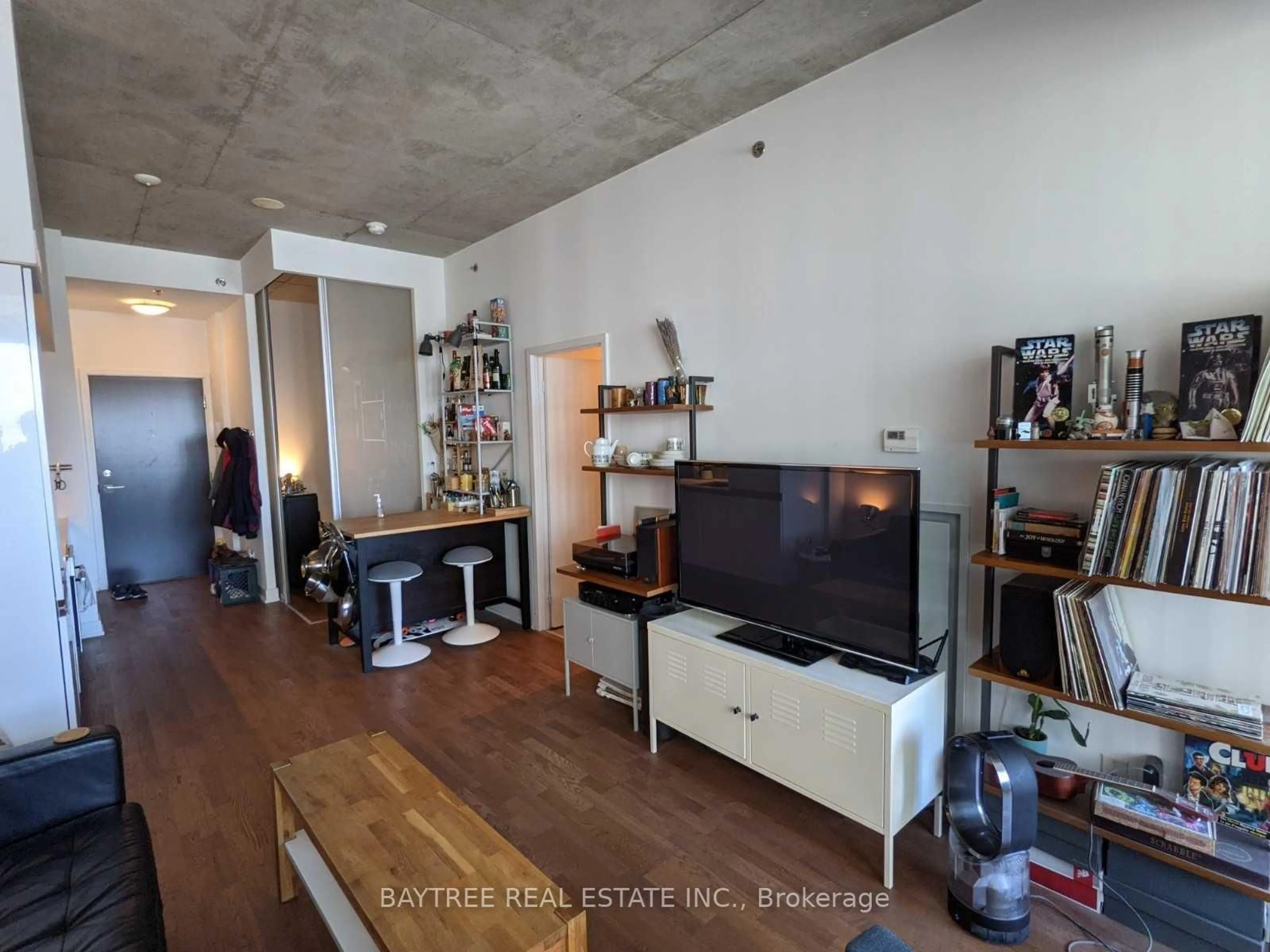 A pic of a room for 20 Minowan Miikan Lane #323, Toronto Ontario M6J 0E5