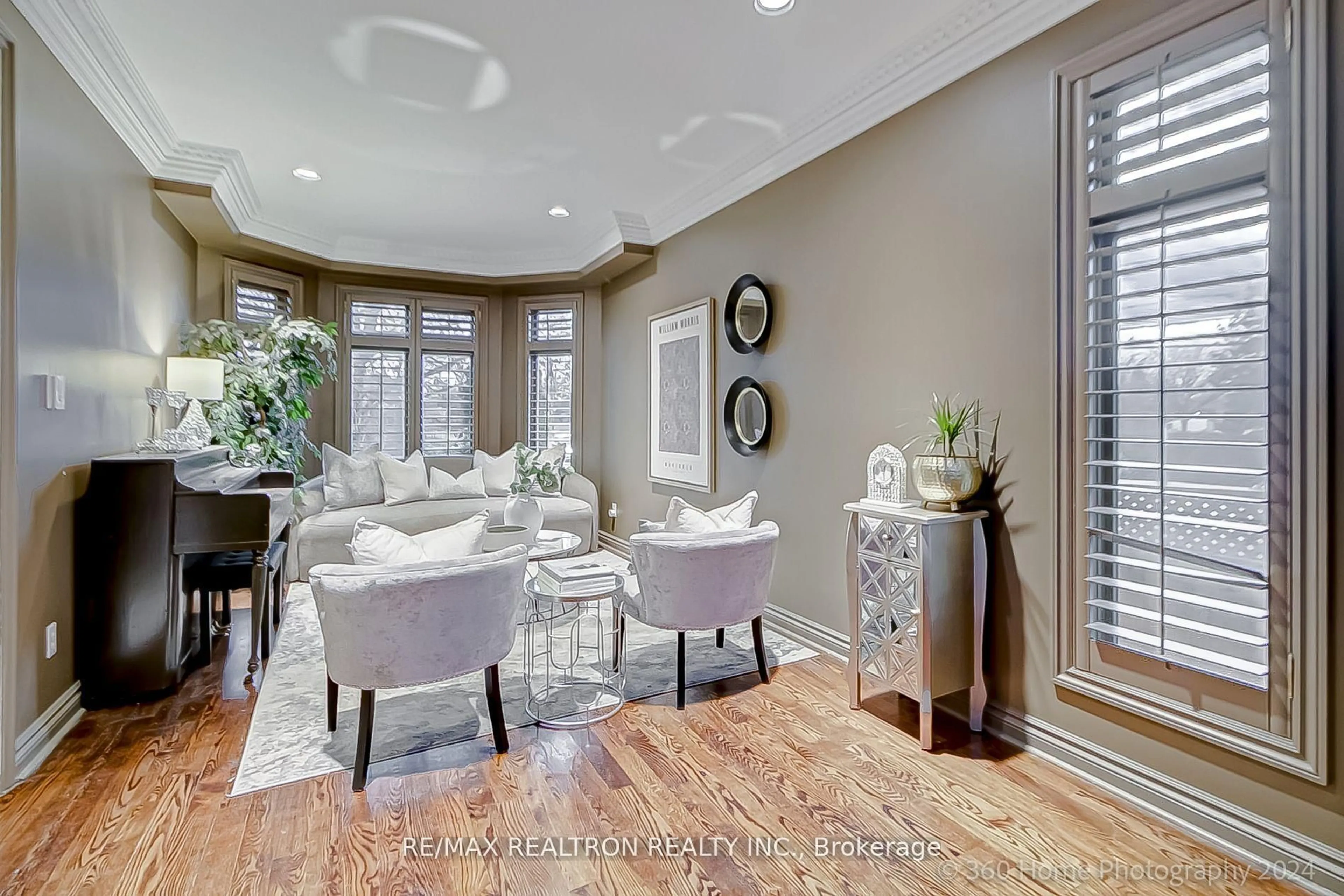 Living room with furniture, unknown for 100 Baycrest Ave, Toronto Ontario M6A 1W3