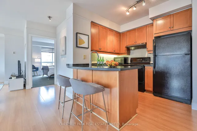 Additional property image - 168 King St Unit 805