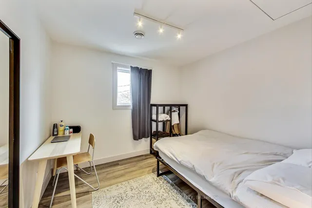 Additional property image - 205 Bathurst St