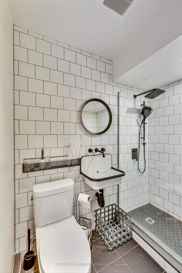 Additional property image - 205 Bathurst St