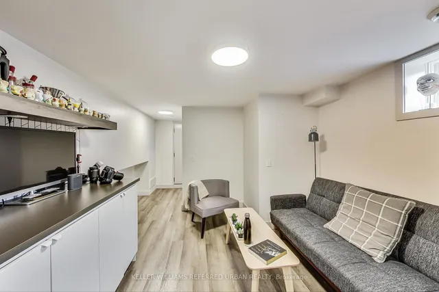 Additional property image - 205 Bathurst St
