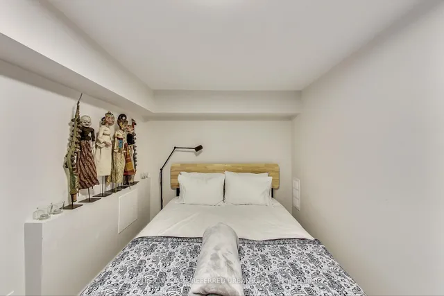 Additional property image - 205 Bathurst St