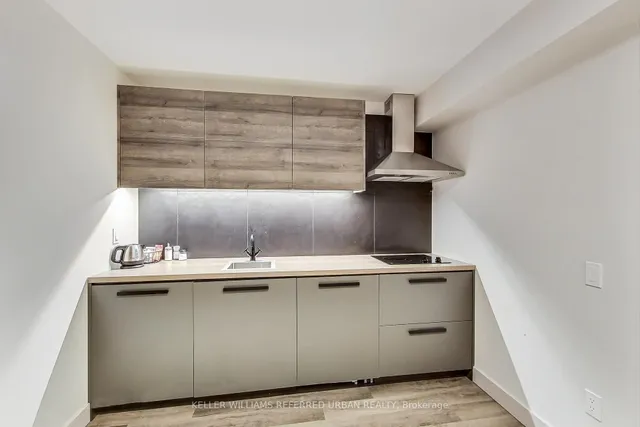 Additional property image - 205 Bathurst St