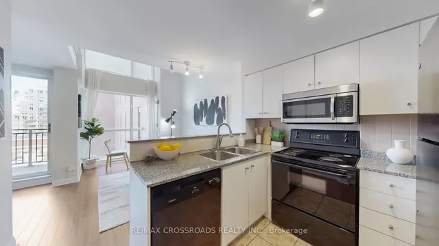 Additional property image - 18 Merton St Unit 716