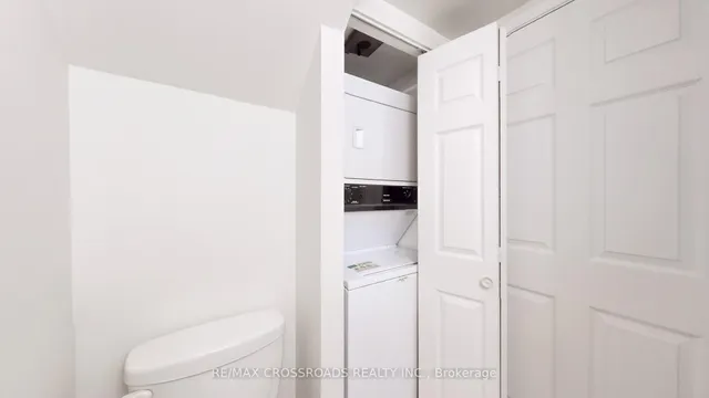 Additional property image - 18 Merton St Unit 716
