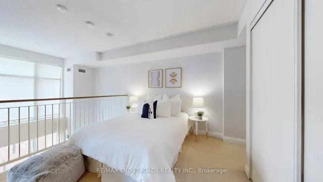 Additional property image - 18 Merton St Unit 716
