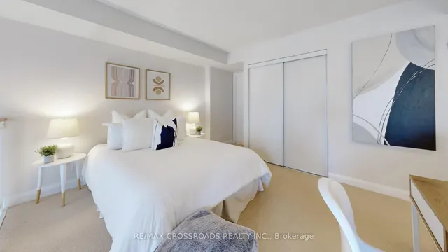 Additional property image - 18 Merton St Unit 716