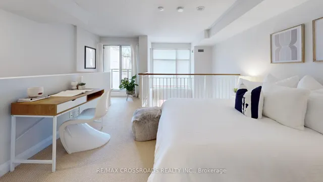 Additional property image - 18 Merton St Unit 716
