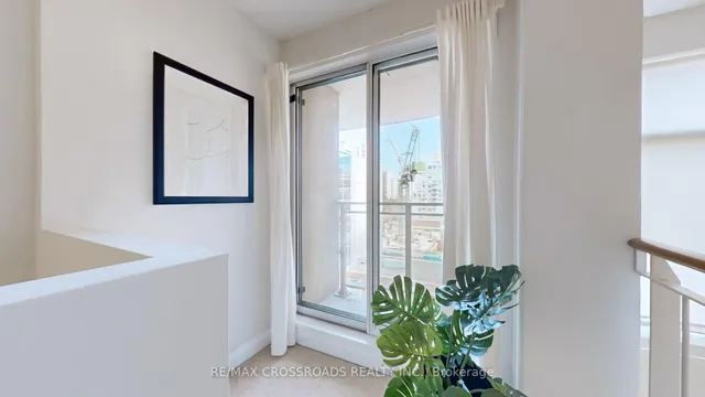 Additional property image - 18 Merton St Unit 716