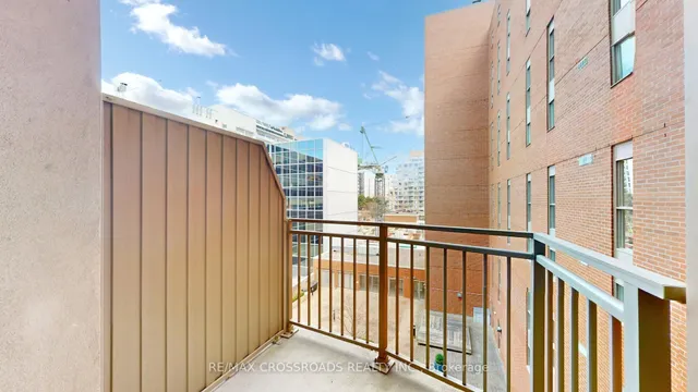 Additional property image - 18 Merton St Unit 716