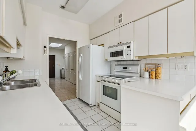 Additional property image - 30 Greenfield Ave Unit PH11