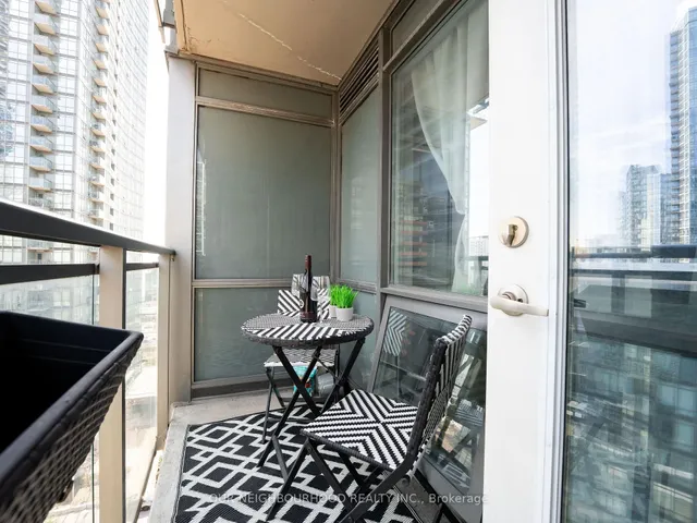 Additional property image - 15 Fort York Blvd Unit 1208