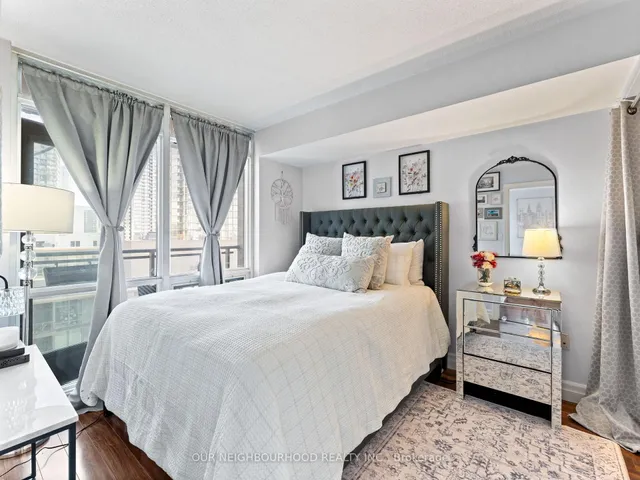 Additional property image - 15 Fort York Blvd Unit 1208