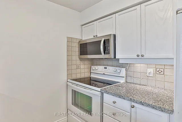 Additional property image - 15 Greenview Ave Unit 809
