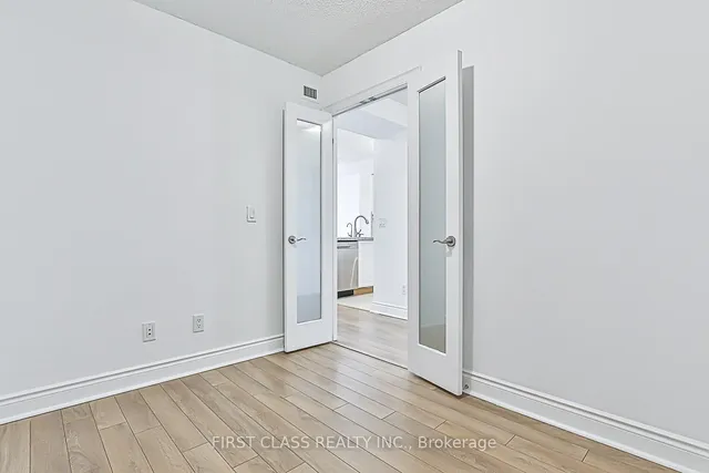 Additional property image - 15 Greenview Ave Unit 809