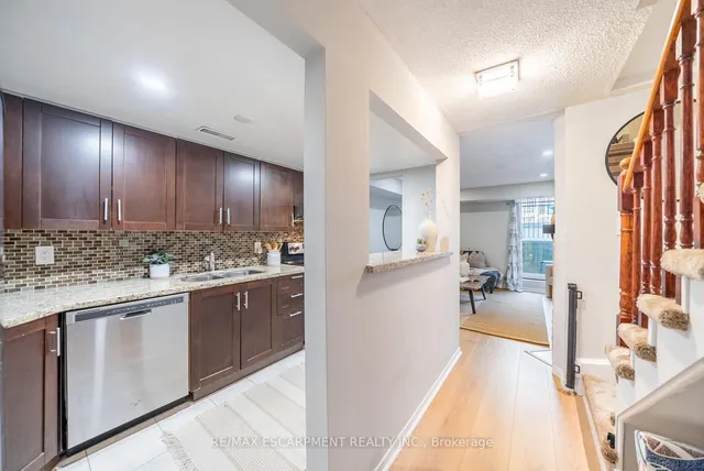 Additional property image - 36 Shank St Unit B