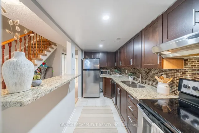 Additional property image - 36 Shank St Unit B